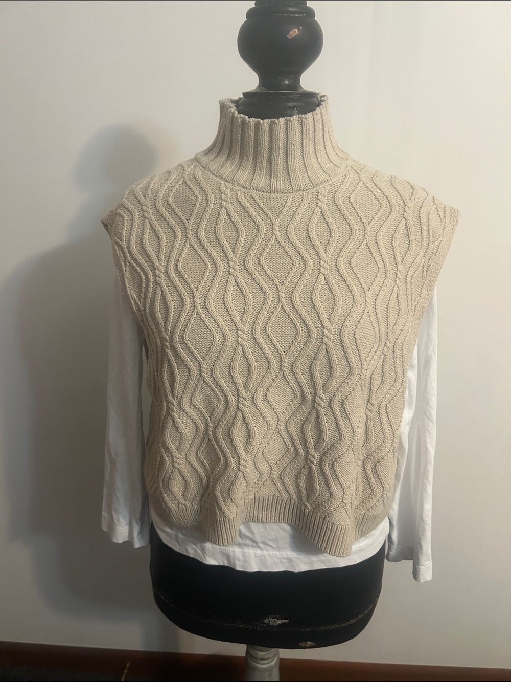 Zara sleeveless Cable Knit Turtleneck Sweater Vest in Cream attached white top